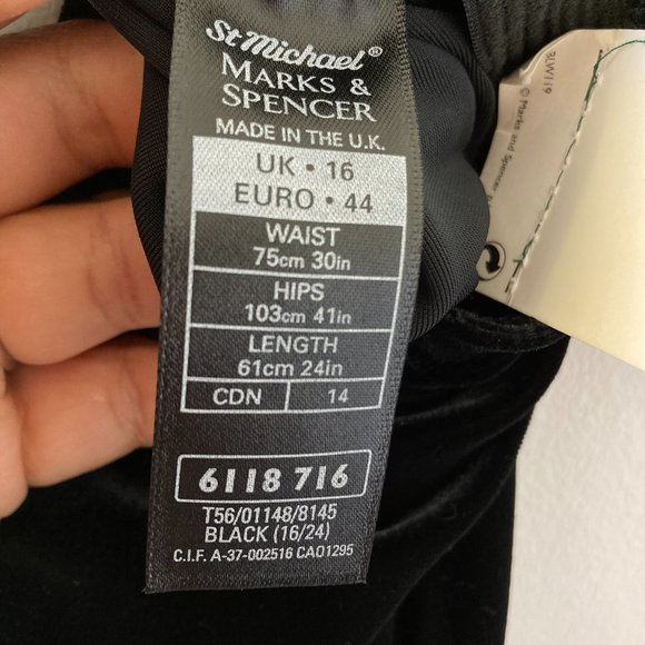 BNWT Vintage St Michael Marks and Spencer Black Velvet Pencil Skirt Size 16 - Picture 10 of 10
